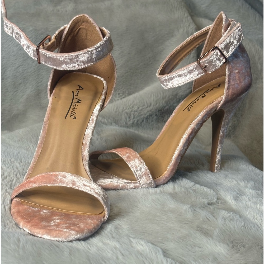 Light Pink Crushed Velvet Heeled Sandals sz.7 Anne Michelle